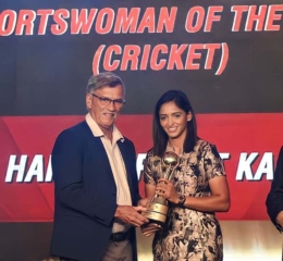 Harmanpreet Kaur Wins Sportstar Aces Award J7Sports